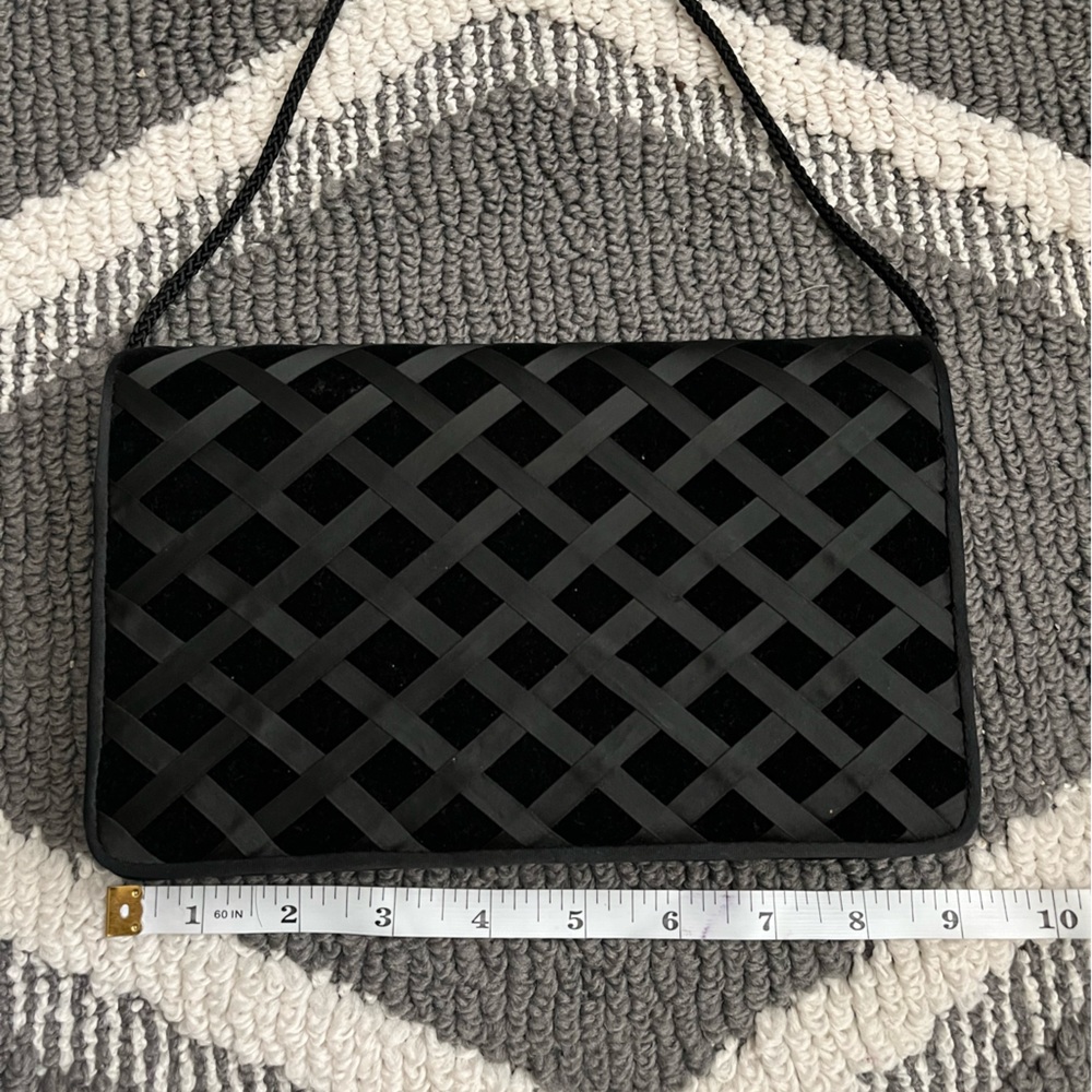 Carolyne Barton Vintage Black Crossbody Bag